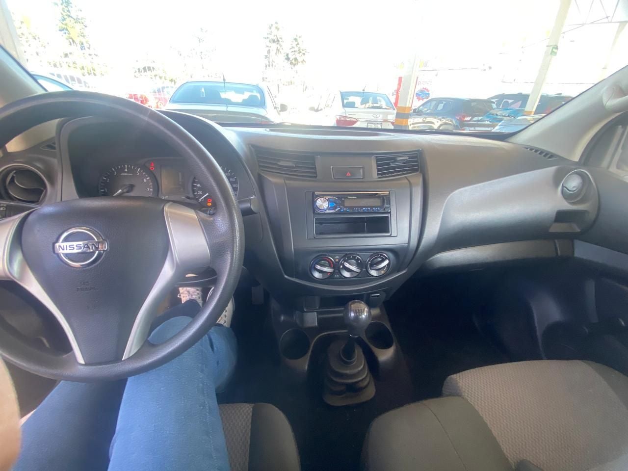 2017 Nissan NP300 4 PTS PICK-UP DOBLE CABINA S TM6 R-15