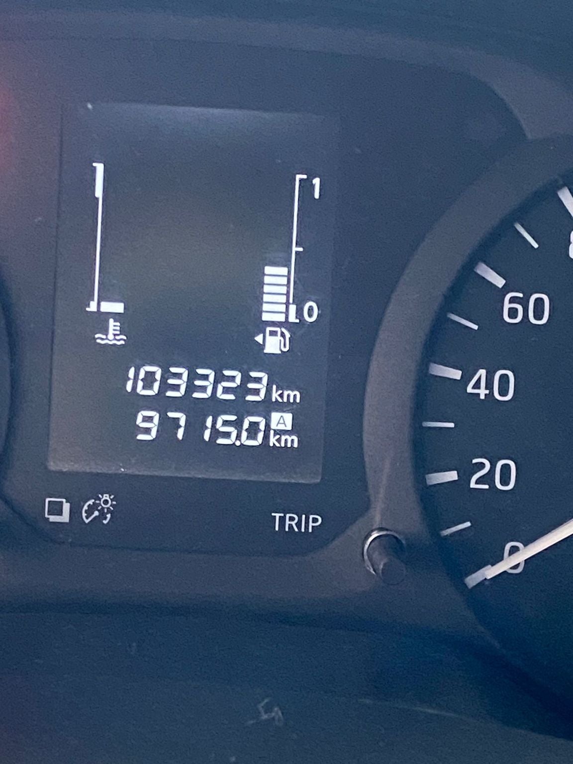 2019 Nissan NP300 FRONTIER 4 PTS LE L4 25L TM6 AAC VE ESTRIBOS RA-16