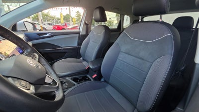 2023 Volkswagen TAOS 5 PTS COMFORTLINE 14L TA PIEL F LED RA-18