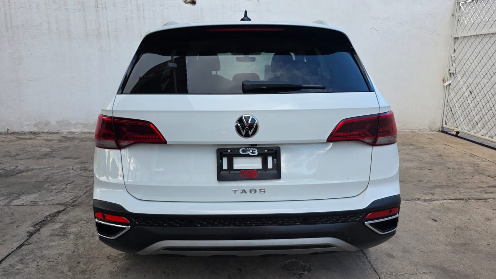 2023 Volkswagen TAOS 5 PTS COMFORTLINE 14L TA PIEL F LED RA-18