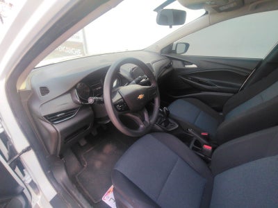 2022 Chevrolet ONIX A 4 PTS. LS 1.0T TM5 AA. BA R-15