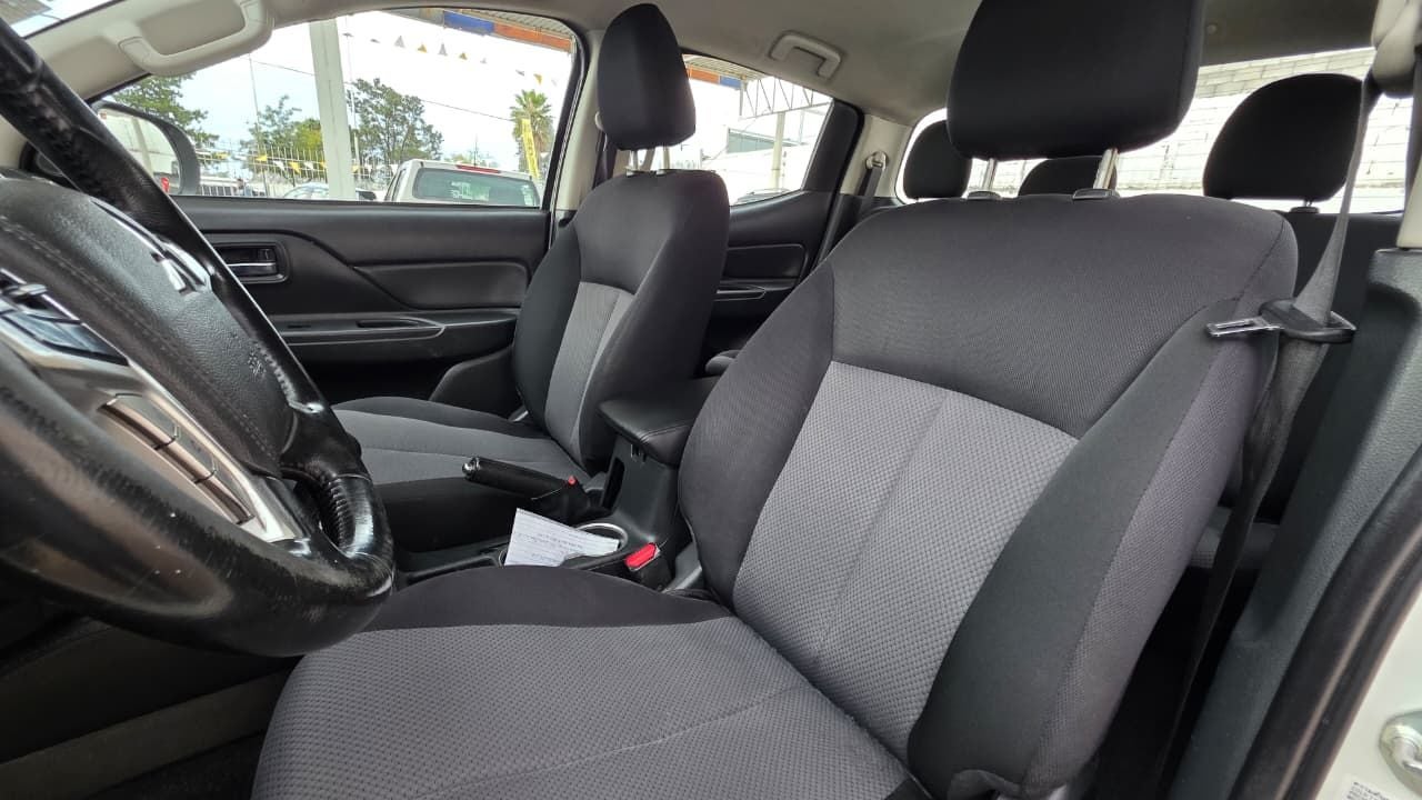 2022 Mitsubishi L200 4 PTS GLX CABINA DOBLE 24TD TM5 4X4